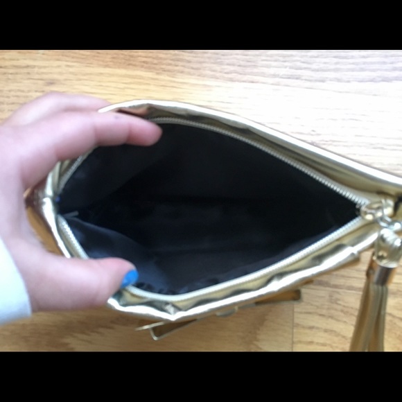 NEW Victoria’s Secret Gold Wristlet - Picture 7 of 7